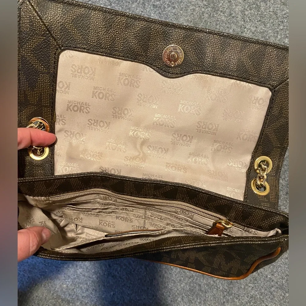 Michael Kors should clutch - Picture 4 of 5